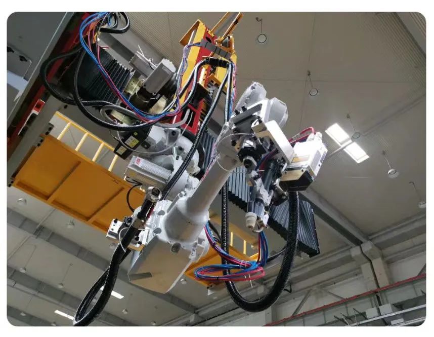 上Ｗ鹆比松褪遣