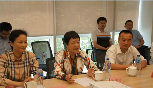 上海市青浦戋戋委书记赵惠琴带队莅临尊龙凯时人生就是搏调研